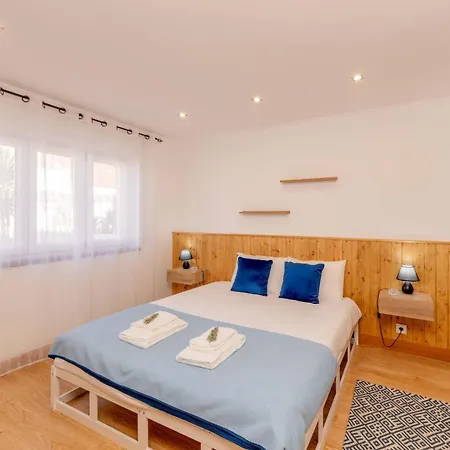 Ls House